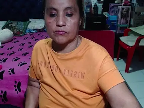 Snapshot of pervert_mommy_ chatting on February 15, 1:38 pm pervert mommy online show from February 15, 1:38 pm