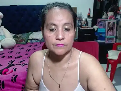 Snapshot of pervert_mommy_ chatting on February 17, 10:51 am pervert mommy online show from February 17, 10:51 am