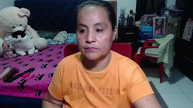 Snapshot of pervert_mommy_ chatting on February 25, 9:20 am pervert mommy online show from February 25, 9:20 am