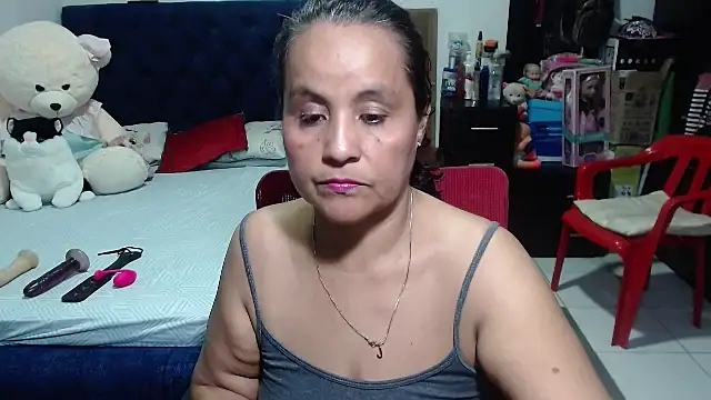 Snapshot of pervert_mommy_ chatting on March 1, 9:29 am pervert mommy online show from March 1, 9:29 am