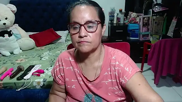 Snapshot of pervert_mommy_ chatting on March 8, 1:36 pm pervert mommy online show from March 8, 1:36 pm