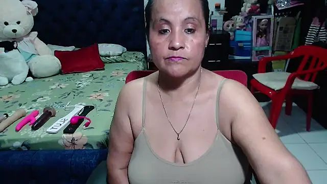 Snapshot of pervert_mommy_ chatting on March 12, 10:05 am pervert mommy online show from March 12, 10:05 am