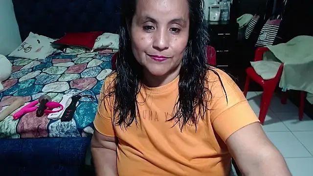 Snapshot of pervert_mommy_ chatting on March 19, 11:36 pm pervert mommy online show from March 19, 11:36 pm