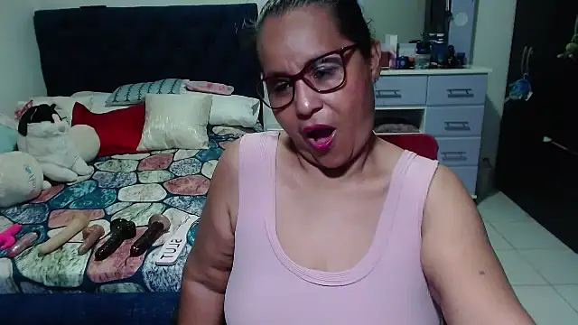 Snapshot of pervert_mommy_ chatting on October 20, 9:54 am pervert mommy online show from October 20, 9:54 am
