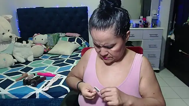 pervert mommy  online show from December 17, 9:37 am