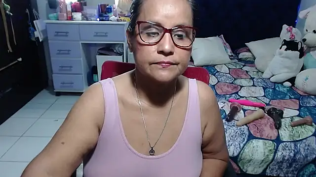 Snapshot of pervert_mommy_ chatting on June 5, 10:21 am pervert mommy online show from June 5, 10:21 am