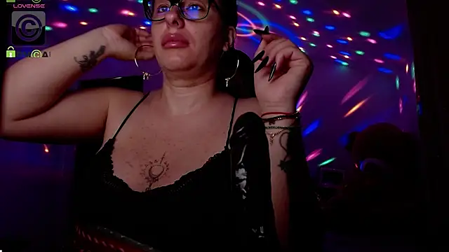 SonyaDevon online show from May 23, 3:01 am