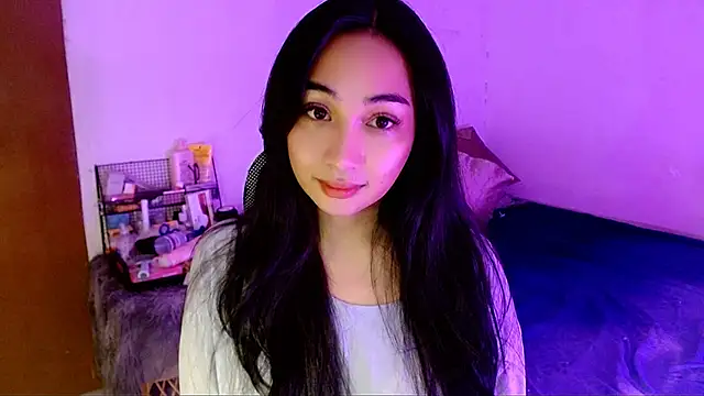 SweetLilly 18 online show from December 15, 3:44 am