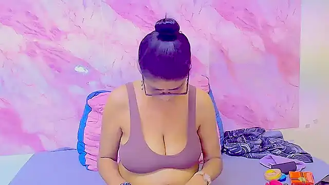 IndianAllure online show from October 14, 5:30 am