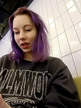 Snapshot of Frost_foxy chatting on February 15, 8:22 am Frost foxy online show from February 15, 8:22 am