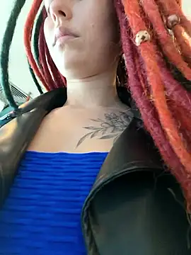 Snapshot of Frost_foxy chatting on September 24, 2:37 am Frost foxy online show from September 24, 2:37 am