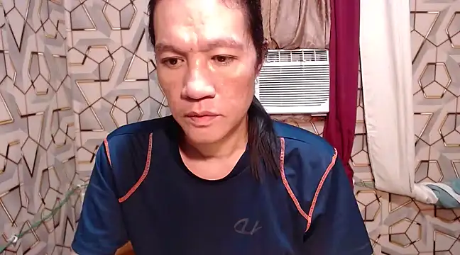 Snapshot of tshugecumxxx chatting on January 28, 3:57 pm tshugecumxxx online show from January 28, 3:57 pm