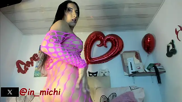 Snapshot of dangerous_bitch chatting on October 1, 11:44 pm dangerous bitch online show from October 1, 11:44 pm