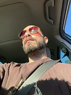 Snapshot of Sitonmyface2020@xh chatting on February 17, 9:30 pm Sitonmyface2020xh online show from February 17, 9:30 pm