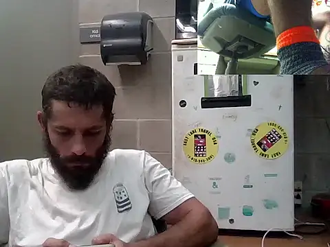 Snapshot of Sitonmyface2020@xh chatting on October 15, 9:15 pm Sitonmyface2020xh online show from October 15, 9:15 pm