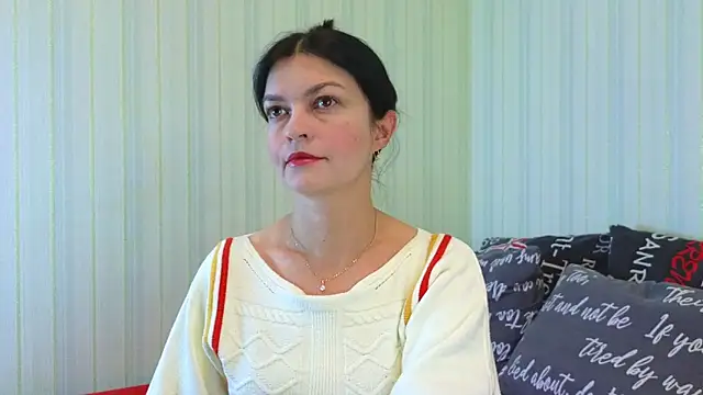  Lily  online show from December 10, 9:01 am