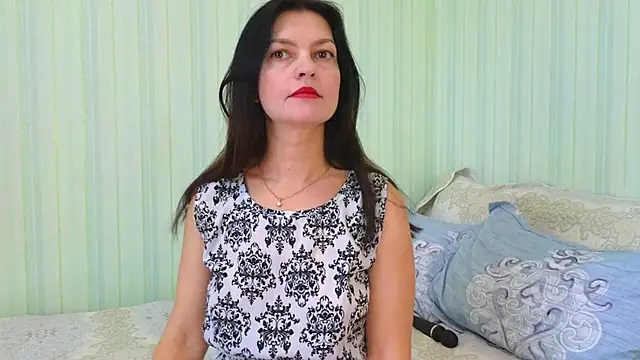  Lily  online show from February 13, 9:30 am