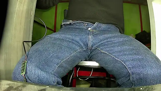 Snapshot of Walltaz chatting on October 12, 3:38 am Walltaz online show from October 12, 3:38 am