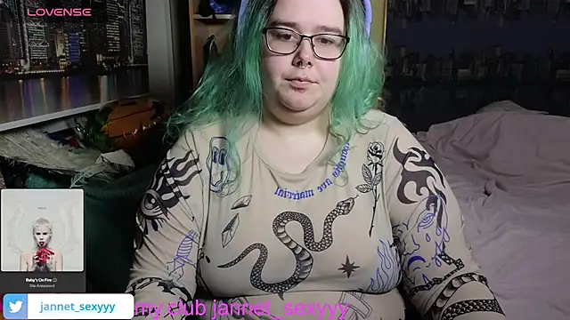 Snapshot of JannetPie chatting on November 27, 10:12 pm JannetPie online show from November 27, 10:12 pm