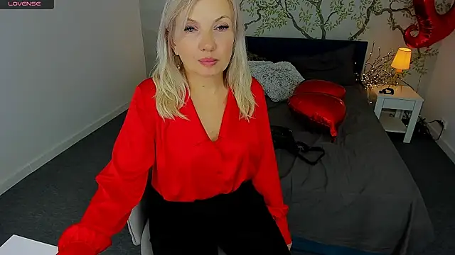 Snapshot of Abby_Moore_ chatting on February 17, 5:14 am Abby Moore online show from February 17, 5:14 am