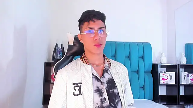 Snapshot of AlanNaughty chatting on March 14, 7:55 pm AlanNaughty online show from March 14, 7:55 pm