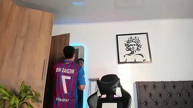 Snapshot of AlanNaughty chatting on December 3, 10:08 pm AlanNaughty online show from December 3, 10:08 pm