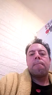 Snapshot of david_geam chatting on December 8, 6:33 am david geam online show from December 8, 6:33 am