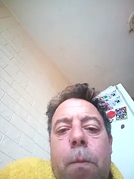 Snapshot of david_geam chatting on December 13, 6:42 am david geam online show from December 13, 6:42 am