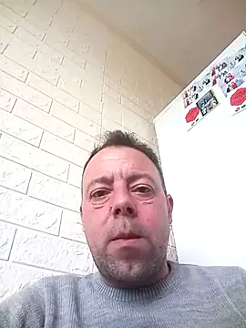 Snapshot of david_geam chatting on December 22, 8:27 am david geam online show from December 22, 8:27 am