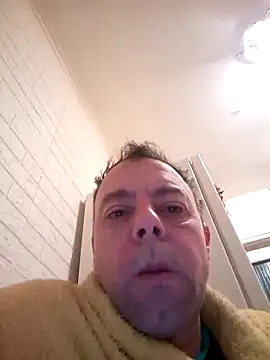 Snapshot of david_geam chatting on January 6, 12:05 am david geam online show from January 6, 12:05 am