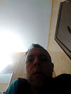 Snapshot of david_geam chatting on January 6, 3:09 am david geam online show from January 6, 3:09 am