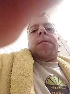 Snapshot of david_geam chatting on January 15, 2:49 am david geam online show from January 15, 2:49 am