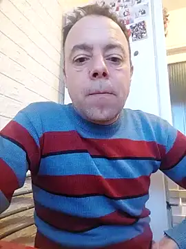 Snapshot of david_geam chatting on January 15, 6:12 am david geam online show from January 15, 6:12 am