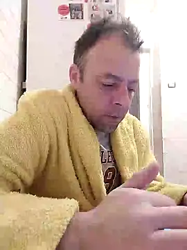 Snapshot of david_geam chatting on January 17, 8:44 pm david geam online show from January 17, 8:44 pm