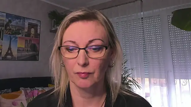 vanessa chat online show from February 2, 2:24 pm