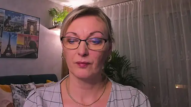 vanessa chat online show from February 9, 5:43 pm