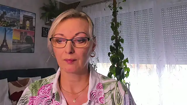 vanessa chat online show from September 15, 1:33 pm