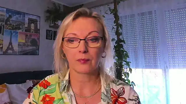 vanessa chat online show from September 24, 1:25 pm