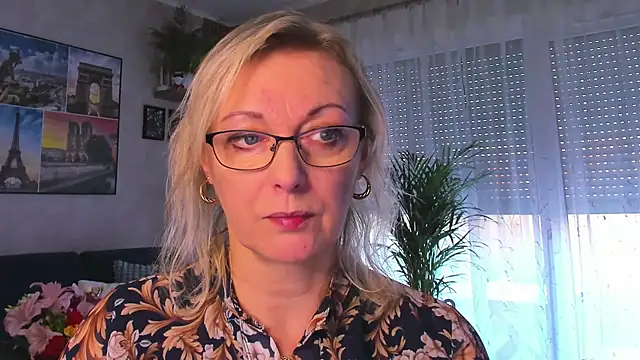 vanessa chat online show from November 5, 2:17 pm