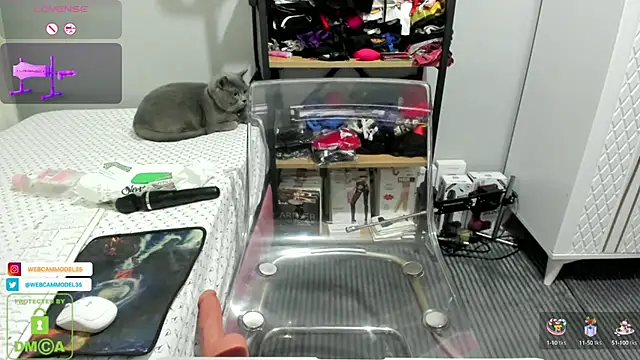 bisexyelizz online show from March 22, 10:37 pm