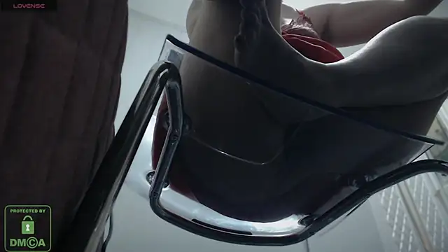 bisexyelizz online show from September 12, 9:15 pm