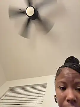 Snapshot of NaomiLust90 chatting on February 6, 9:23 am NaomiLust90 online show from February 6, 9:23 am