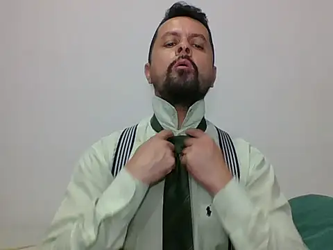 Snapshot of TRIISTAN_KING10 chatting on November 21, 8:18 pm TRIISTAN KING10 online show from November 21, 8:18 pm