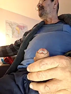 Snapshot of silvio-aus-luzern-CH chatting on January 29, 7:25 am silvio-aus-luzern-CH online show from January 29, 7:25 am