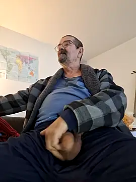 Snapshot of silvio-aus-luzern-CH chatting on February 9, 8:33 am silvio-aus-luzern-CH online show from February 9, 8:33 am