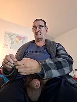 Snapshot of silvio-aus-luzern-CH chatting on March 9, 7:45 am silvio-aus-luzern-CH online show from March 9, 7:45 am