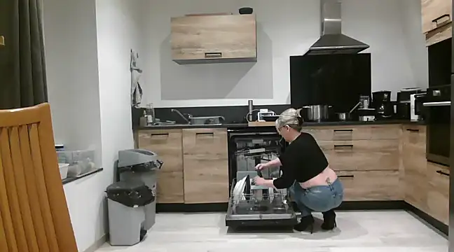 lilie69 online show from February 13, 6:05 pm