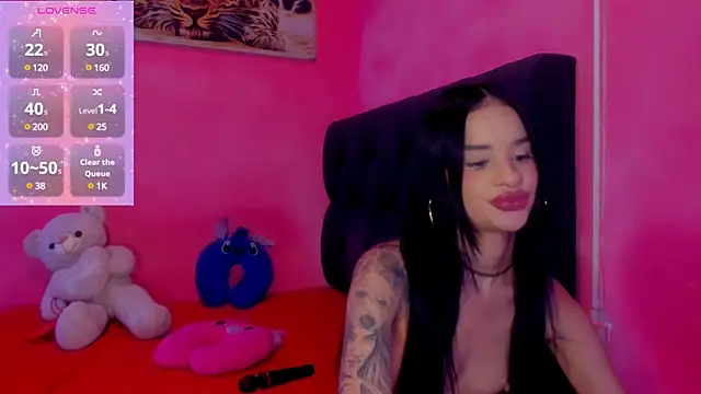 Snapshot of secretgreisy_ chatting on March 2, 10:24 am secretgreisy online show from March 2, 10:24 am