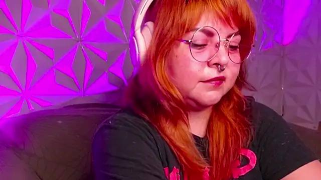 Snapshot of Satyn_doll chatting on September 18, 11:07 pm Satyn doll online show from September 18, 11:07 pm