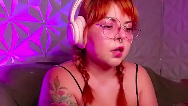 Snapshot of Satyn_doll chatting on September 20, 11:17 pm Satyn doll online show from September 20, 11:17 pm